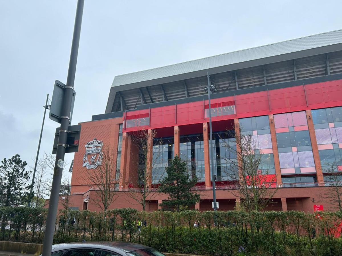 ホテル 128 Anfield Road リヴァプール エクステリア 写真